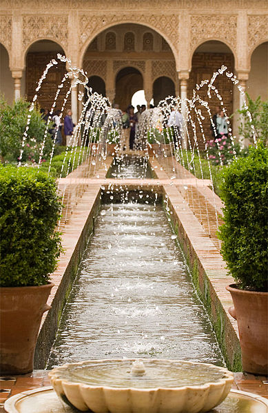 Whilst fountains and flowing water are a common feature around the Alhambra, they are particularly prevalent in the Palacio de Generalife.